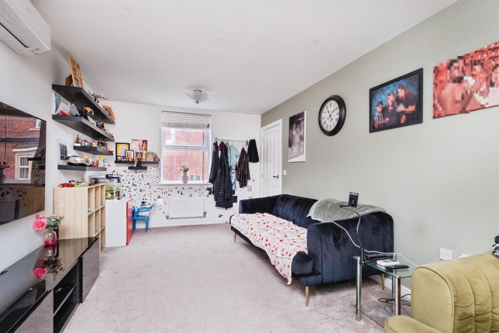 House in Newport Pagnell, City of Milton Keynes - View 5