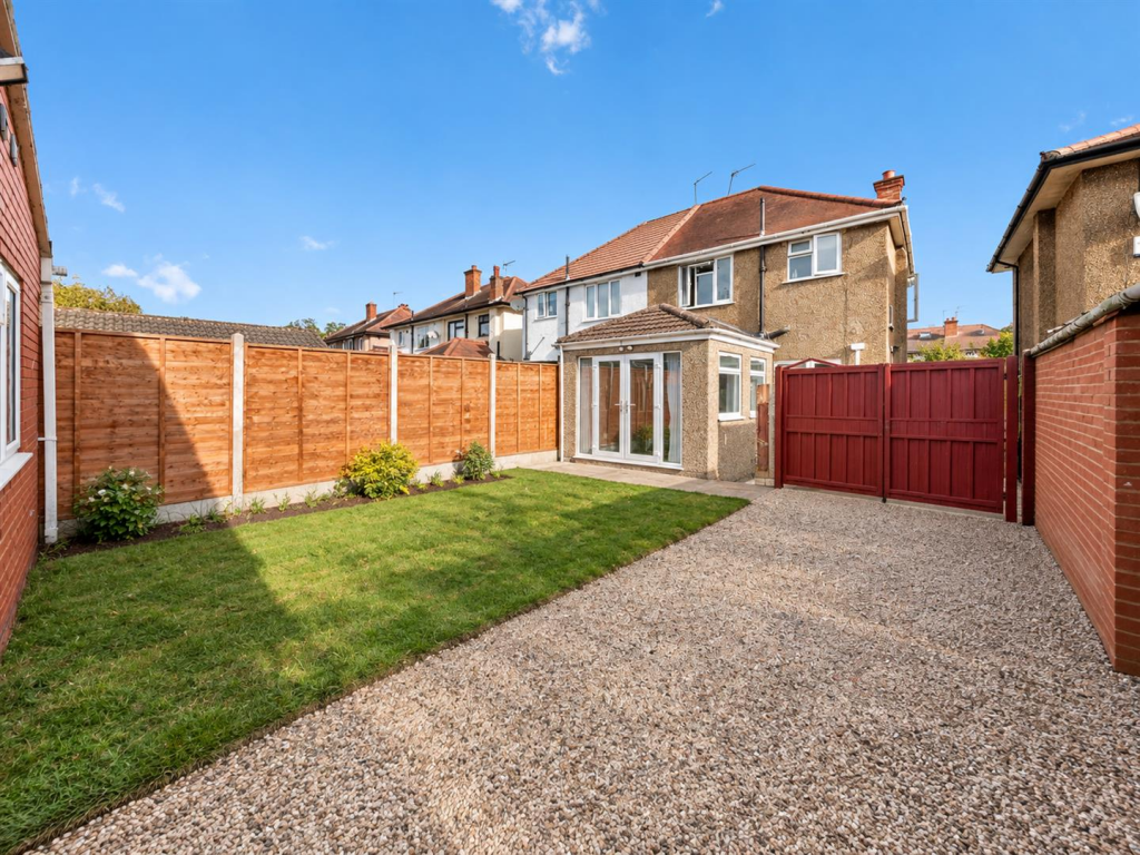 House in London, Hillingdon - View 3