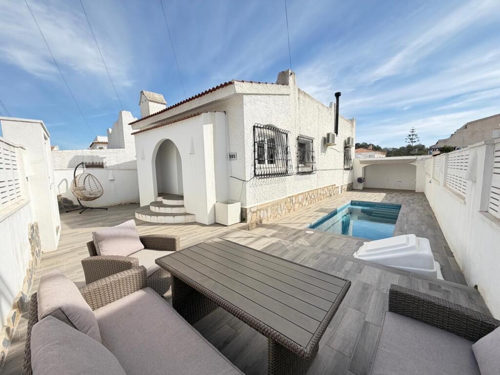 Main image of property: Valencia, Alicante, Villamartin