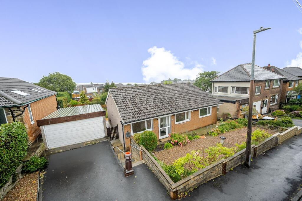 3-bed detached on Banks Avenue, Golcar, HD7, £320,000