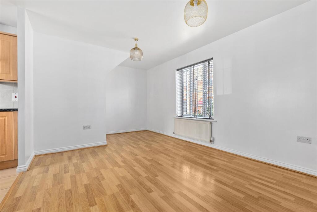 Apartment in Arlesey - View 3