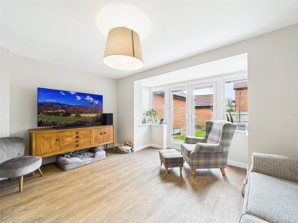 Thespian Road, Churchdown, Gloucester, Gloucestershire, GL3 photo 3