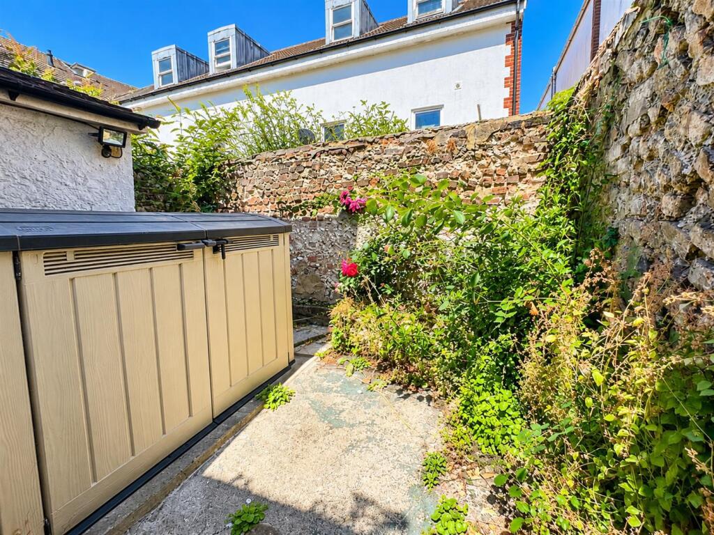 4 bedroom house for rent