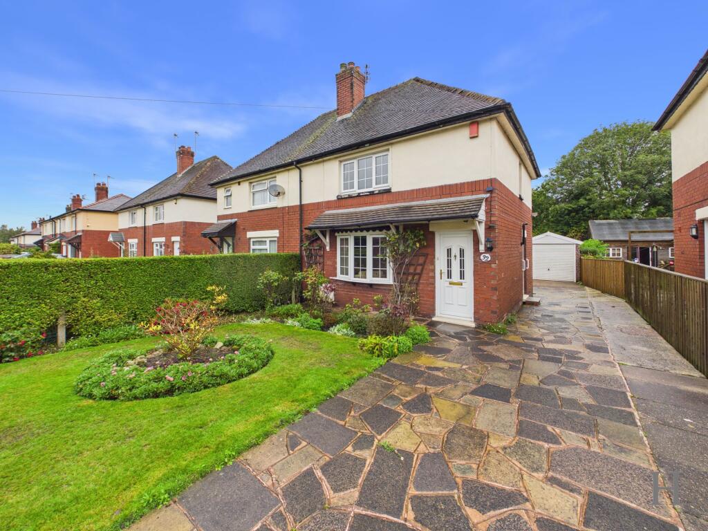 2-bed semi-detached on Norbury Drive, Congleton, CW12, £200,000