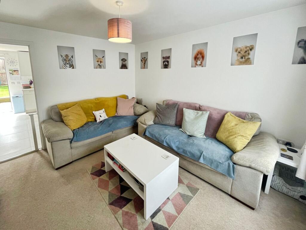 Hopper Drive, Chineham, RG24 photo 3