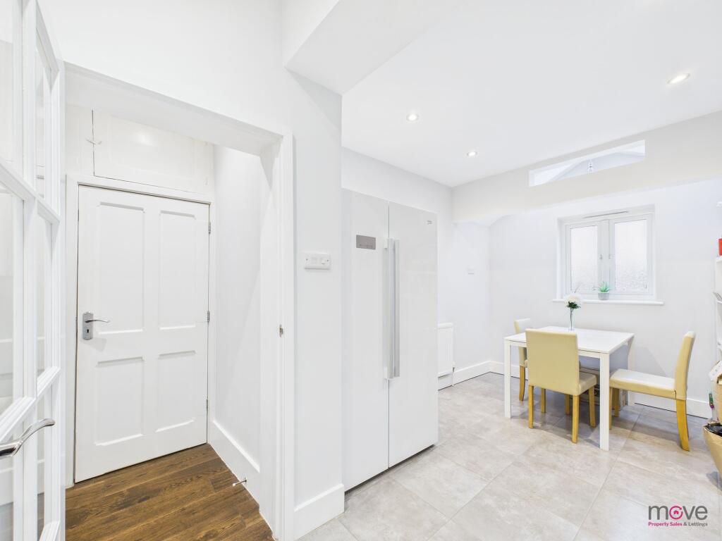 Bath Road, Cheltenham, GL53 photo 4