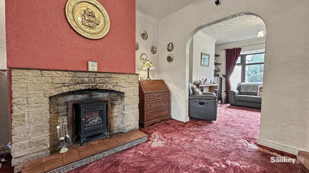 House in Mansfield, Nottinghamshire - View 3