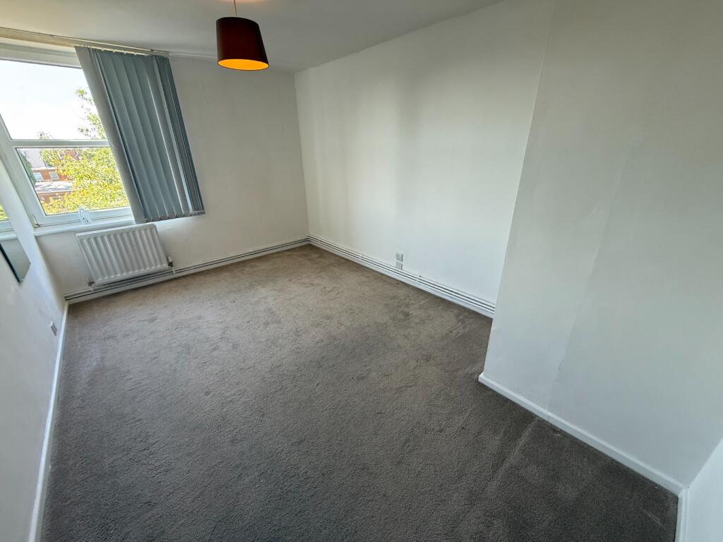 Apartment in Dunstable, Central Bedfordshire - View 4