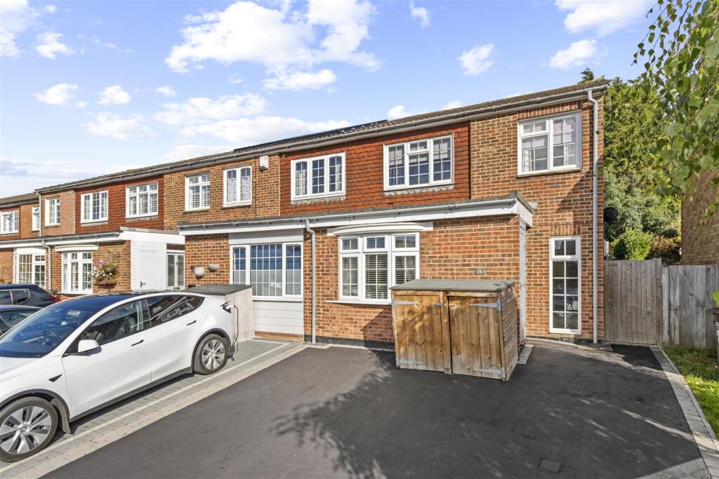 Main image of property: Oaktree Way, Hailsham