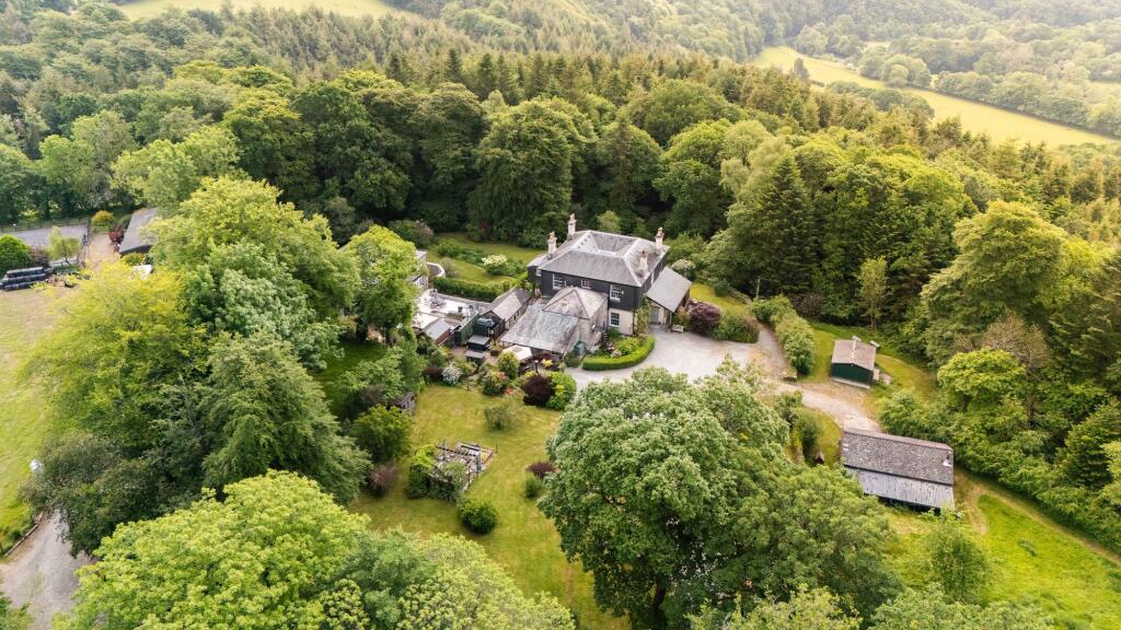 Main image of property: Tavistock, PL19