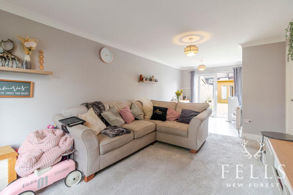 Jubilee Close, Ringwood, BH24 - View 3