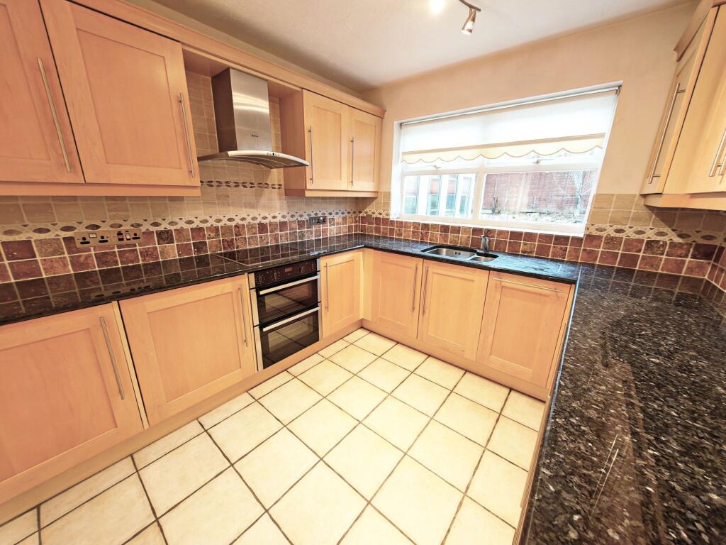 Gibbs Leaze, Hilperton, BA14 photo 4
