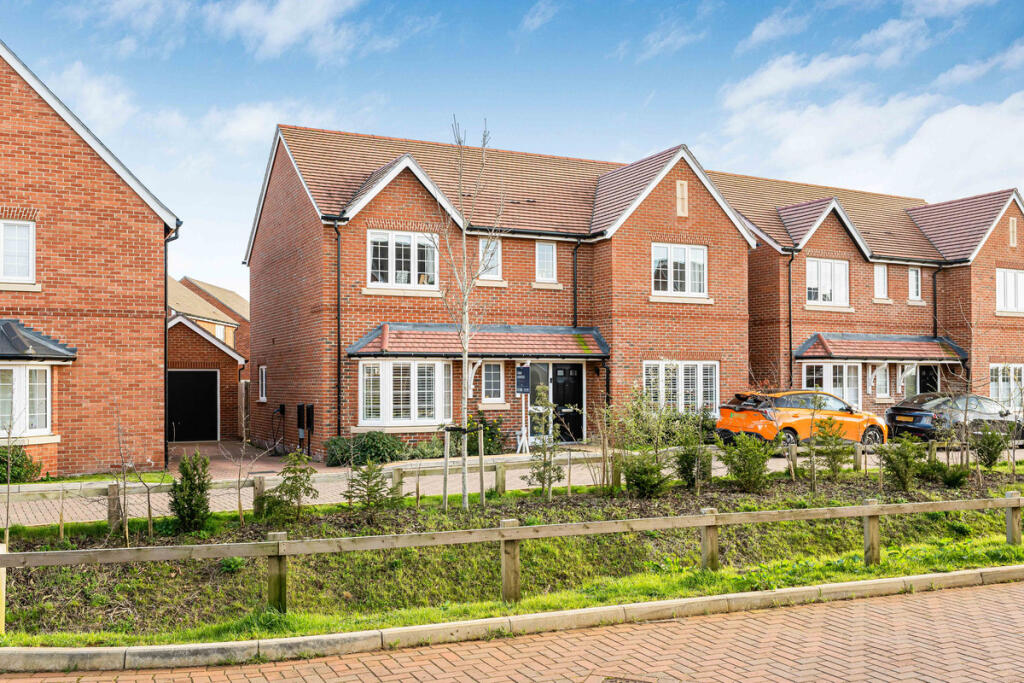 Main image of property: Winch Piece, Benson, OX10