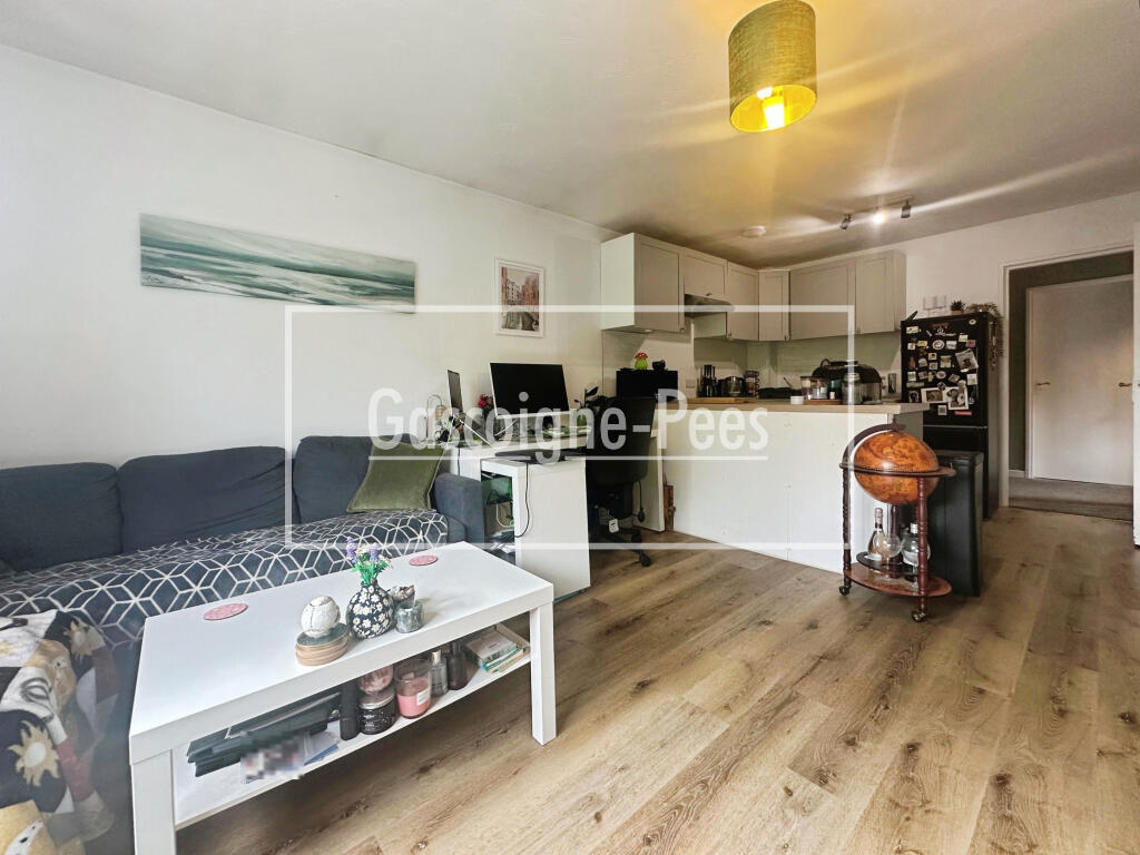 Apartment in Guildford - View 5