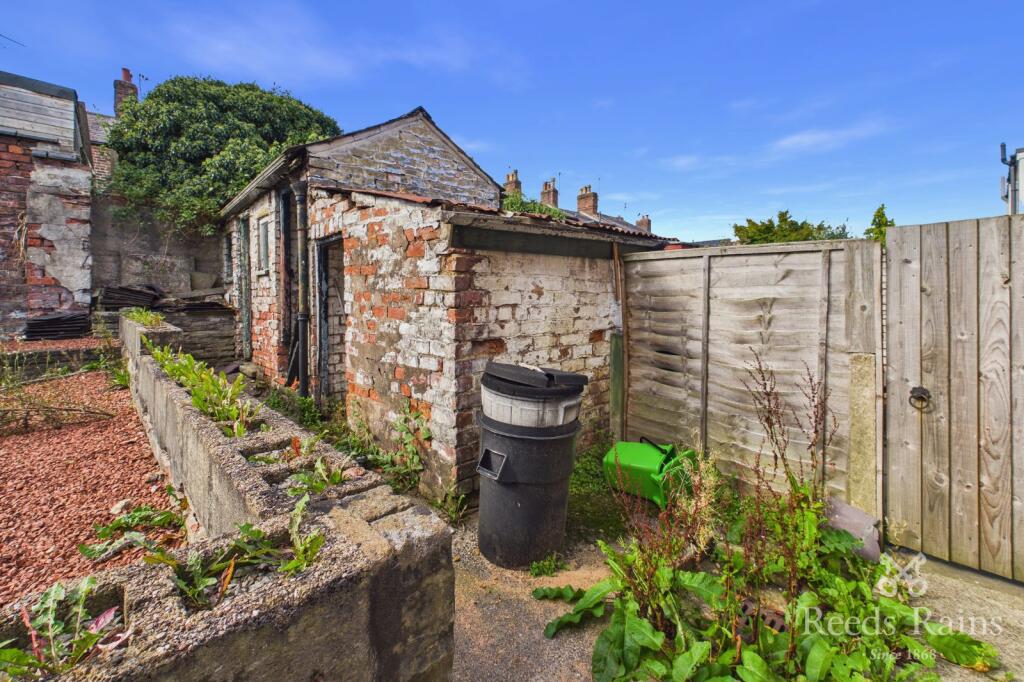 House in Macclesfield, Moss Rose - View 2