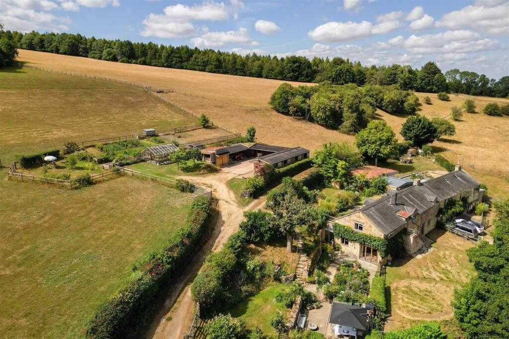 Main image of property: Snowshill, Broadway