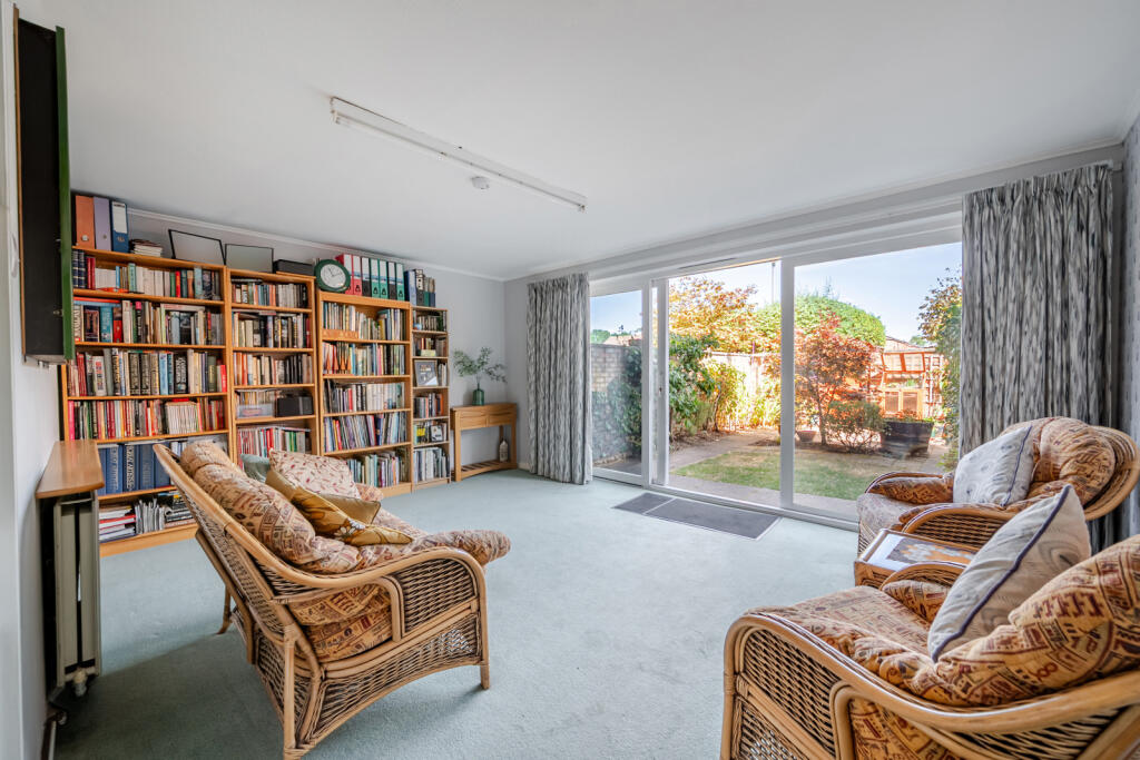 House in Shepperton, Surrey - More