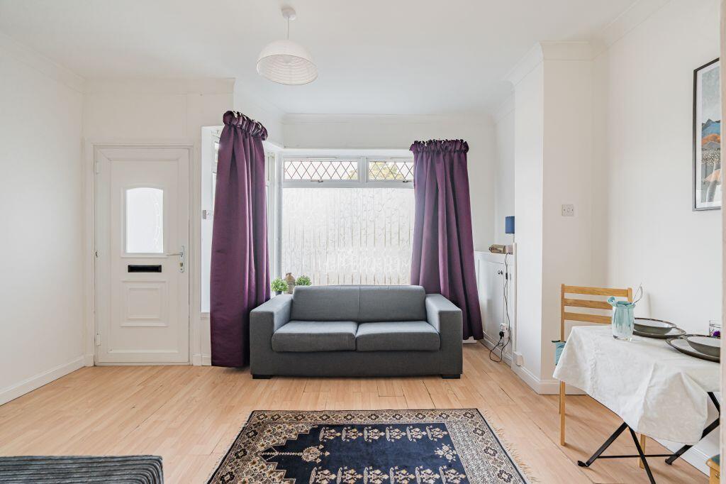 Apartment in Edinburgh, Drumbrae, Clermiston - View 4