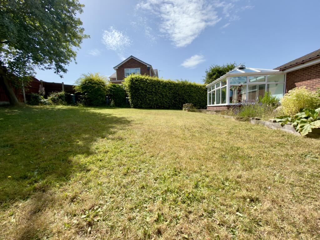 House in Nottingham, Bramcote - View 3