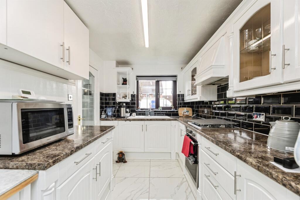 House in Wakefield, West Yorkshire - View 2