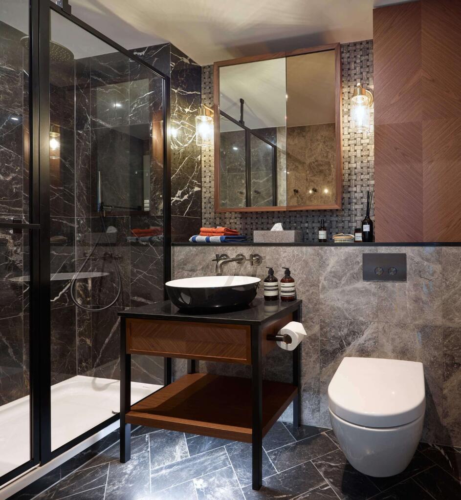 Apartment in London, East Smithfield, Wapping - More