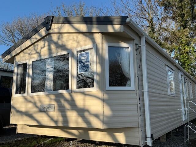 2-bed caravan on TR8 5EW, £44,995