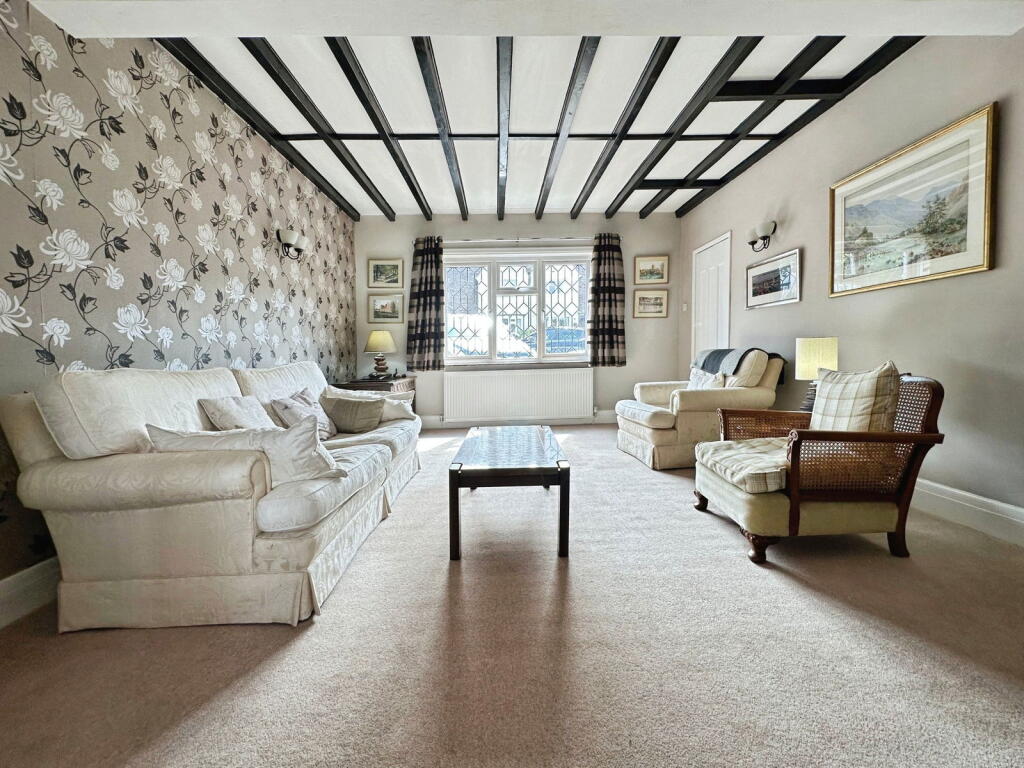 Castlecroft Road, Finchfield, Wolverhampton, WV3 8DA - View 6
