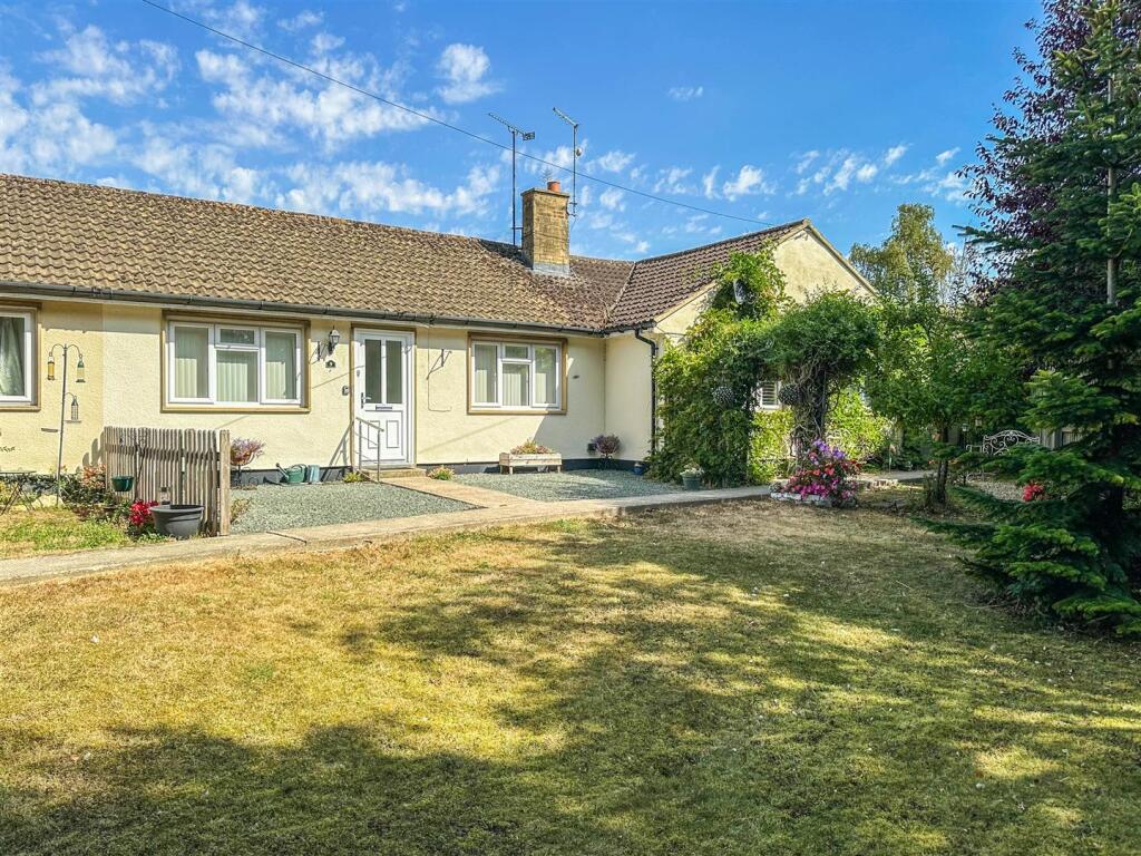 Main image of property: Hillwell, Malmesbury