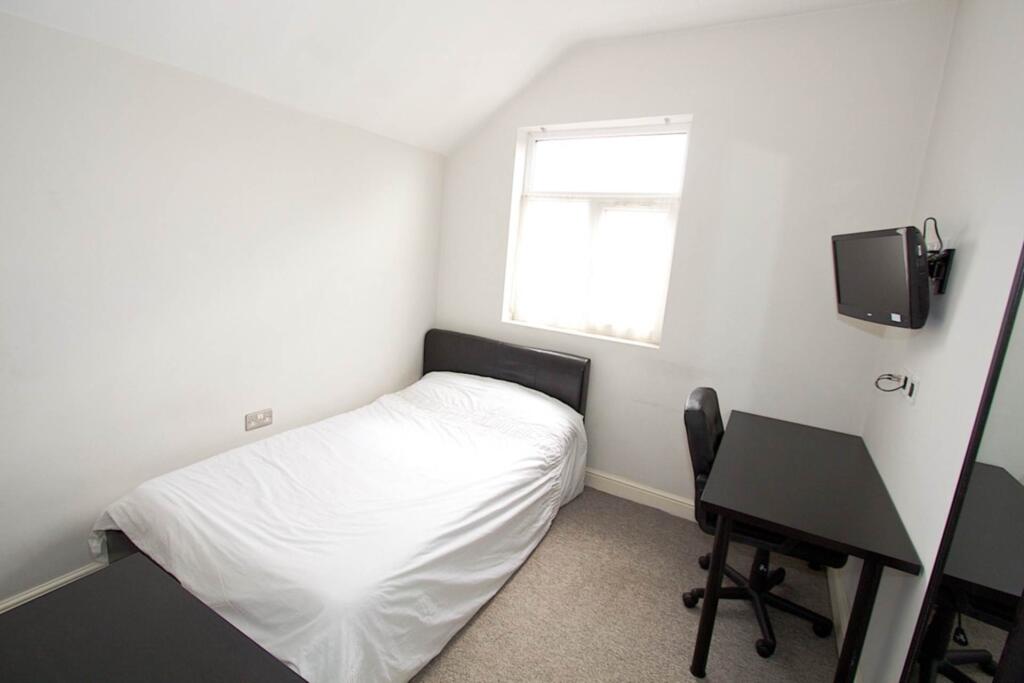 House in Leicester - View 2