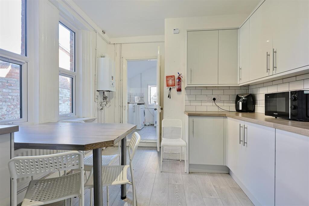 House in Newcastle upon Tyne, Tyne and Wear - View 3