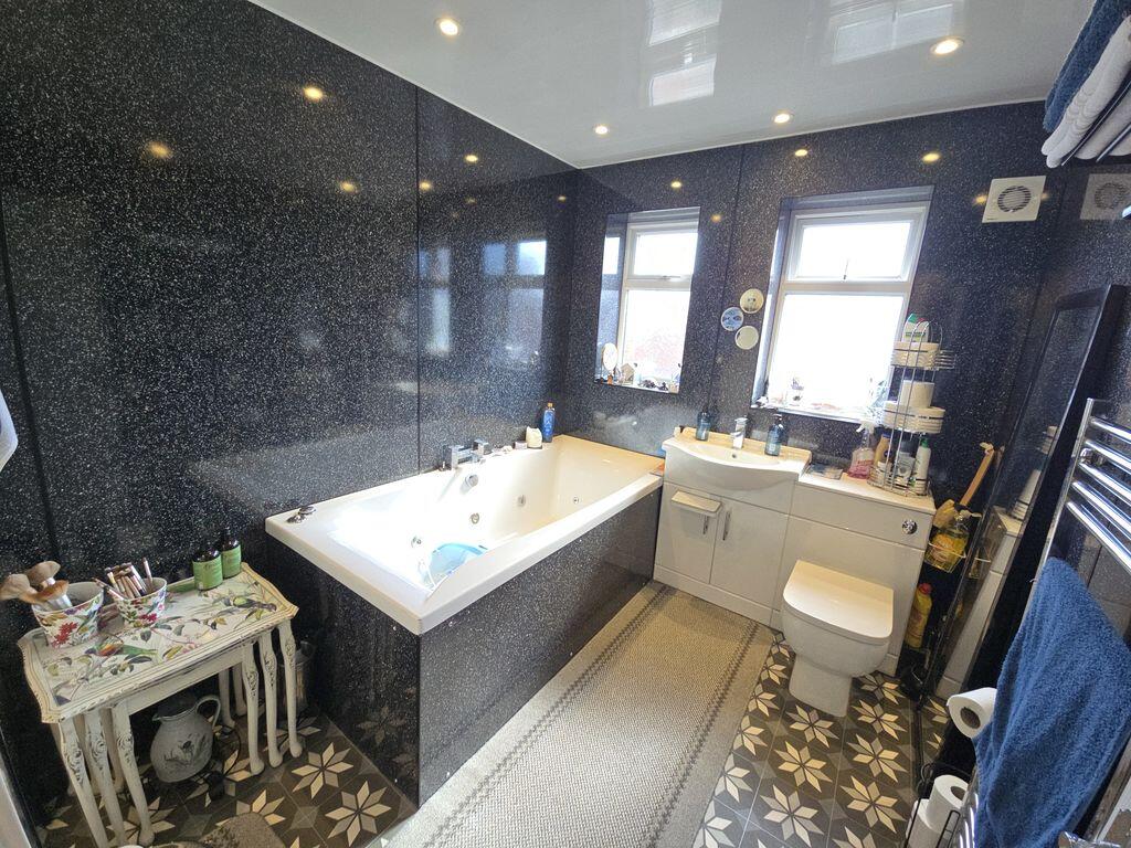 Flat Bathroom