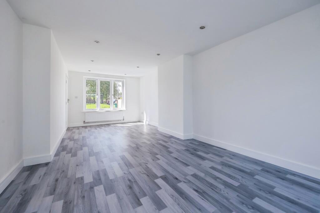 Midhurst Way, Clifton, Nottingham, NG11 - View 2