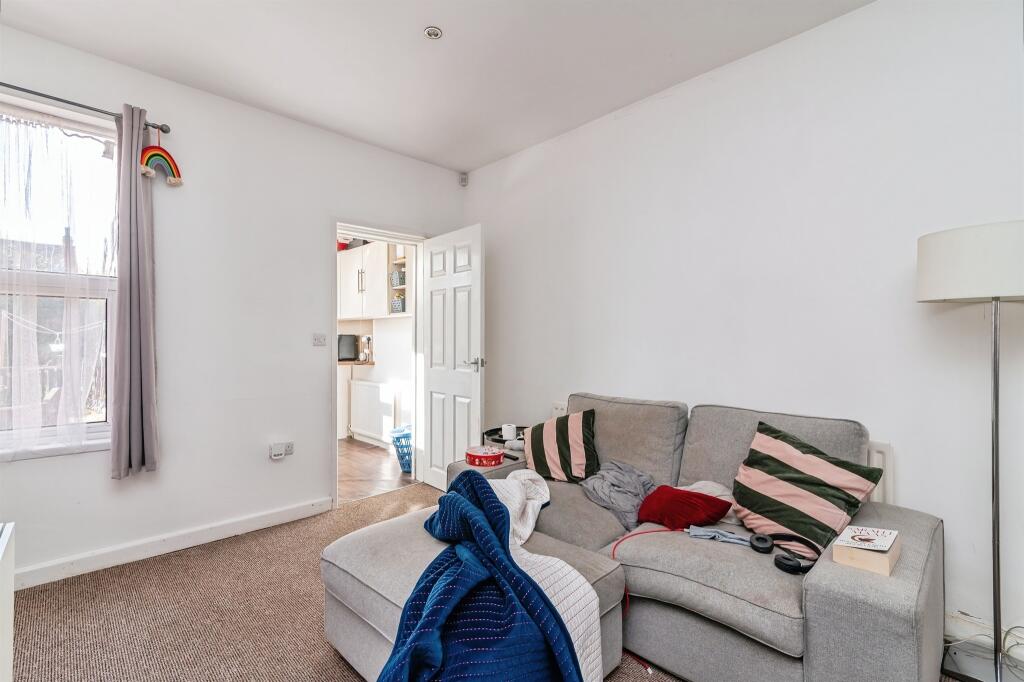 House in Nottingham, Old Basford - More