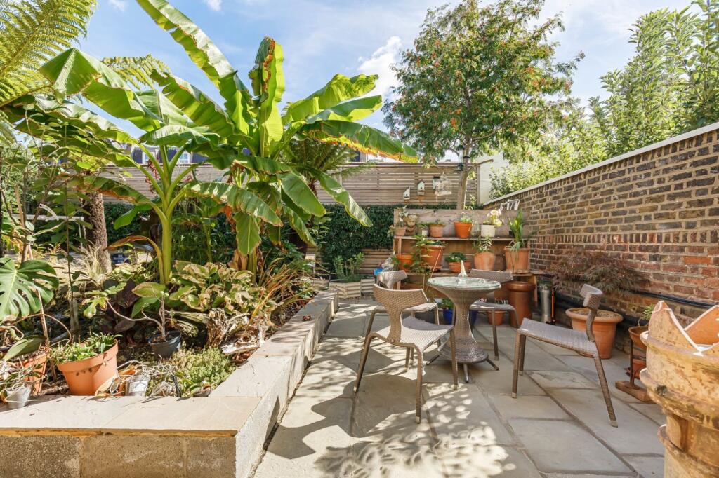 House in London - View 5
