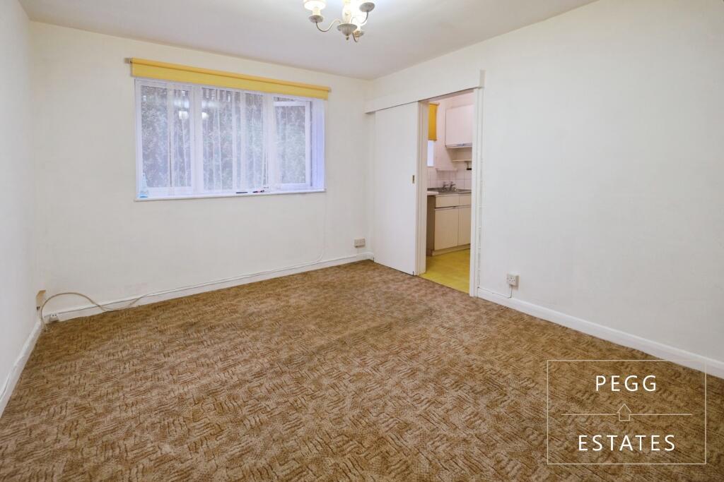 Clarendon Court, Stitchill Road, Torquay photo 3