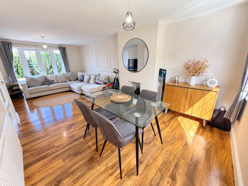 House in Newport - View 5