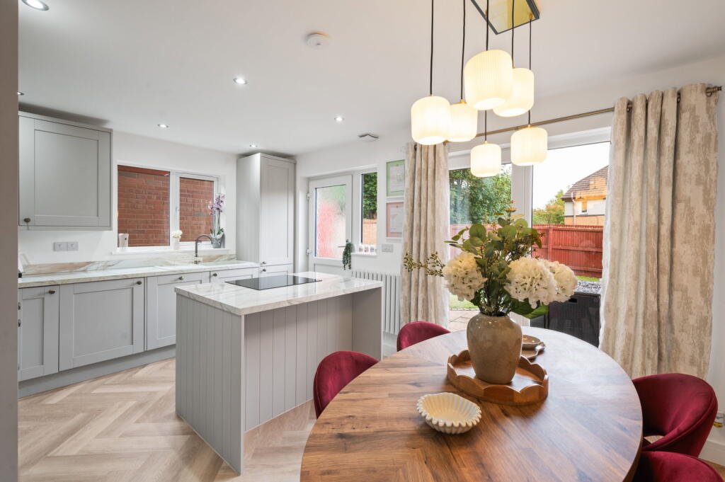 House in Edinburgh, West Lothian - View 2