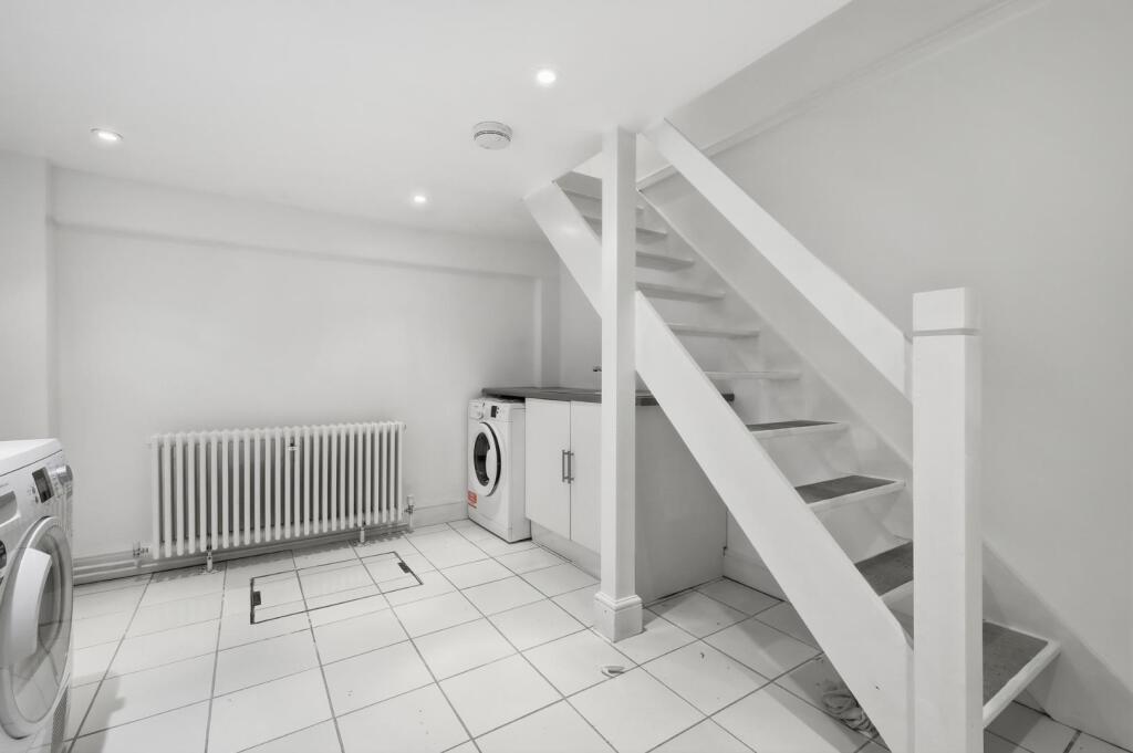 Apartment in London - View 5