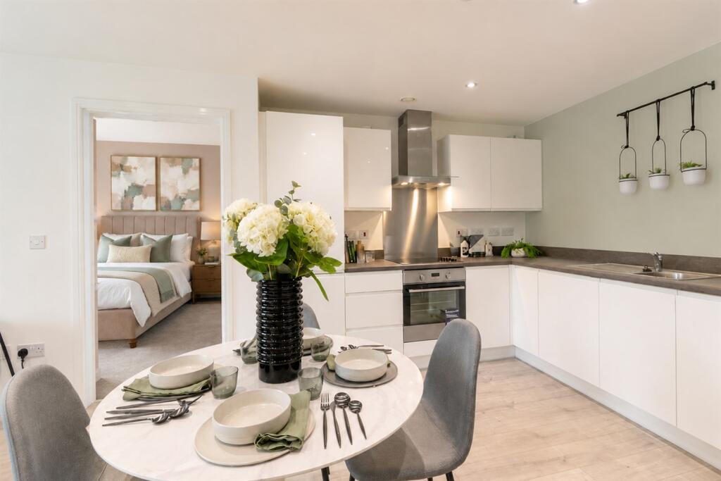 Apartment in Salford, Greater Manchester - View 2