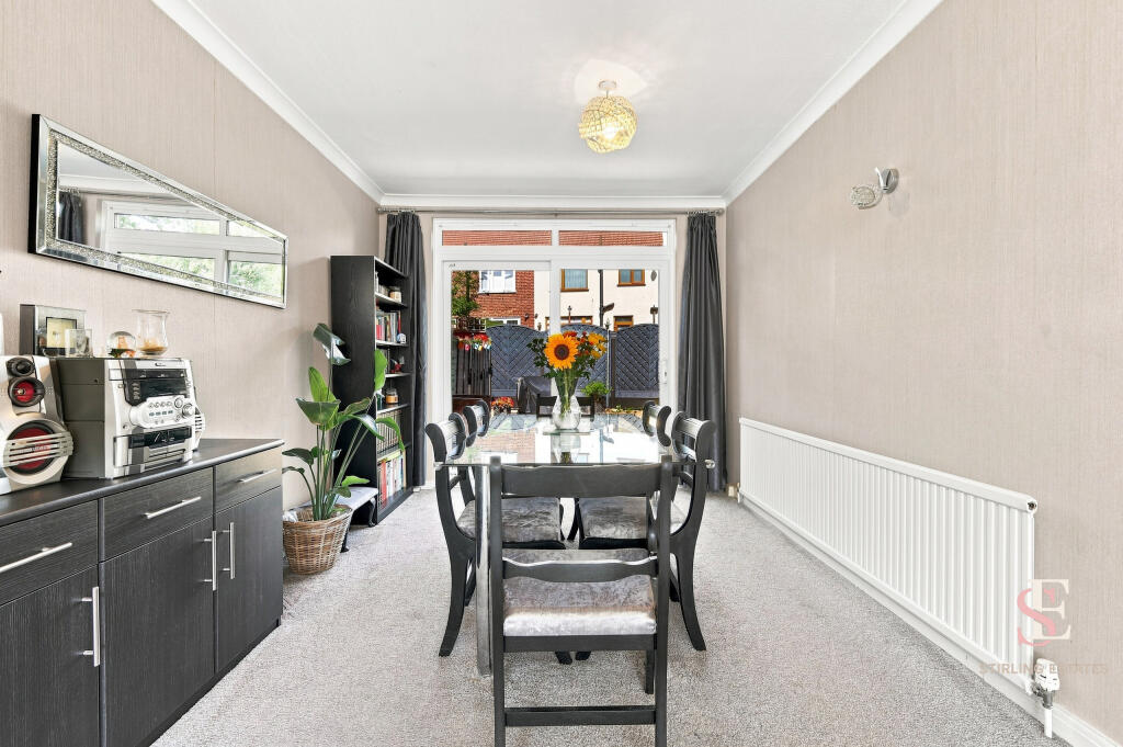 House in Romford - View 2