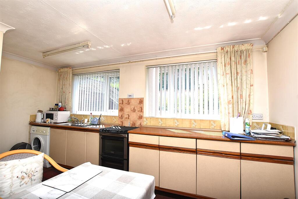 Wrexham Road, Johnstown, Wrexham photo 5