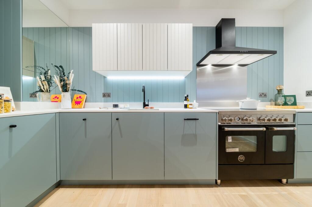 Apartment in London - View 5
