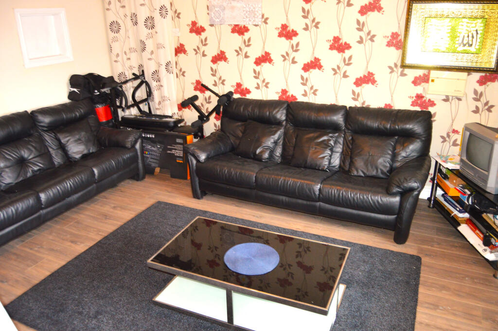 Lloyd Road, Manchester, M19 photo 5