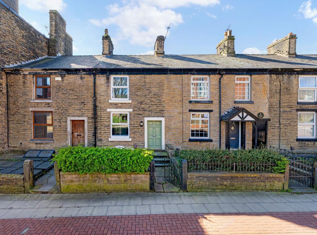 Main image of property: 124 Lee Lane, Horwich, Bolton, BL6 7AF