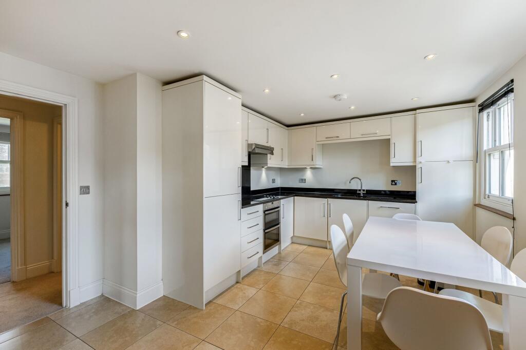 Apartment in Bath, Kingsmead - View 2