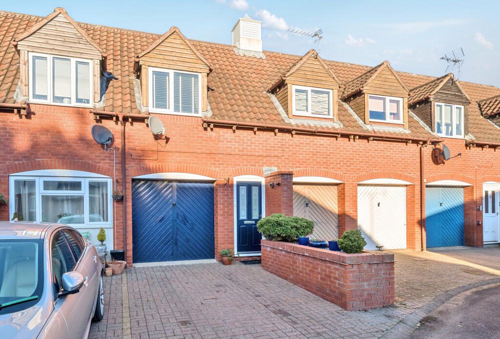 Main image of property: Middlehay Court, Bishops Cleeve, Cheltenham, Gloucestershire, GL52