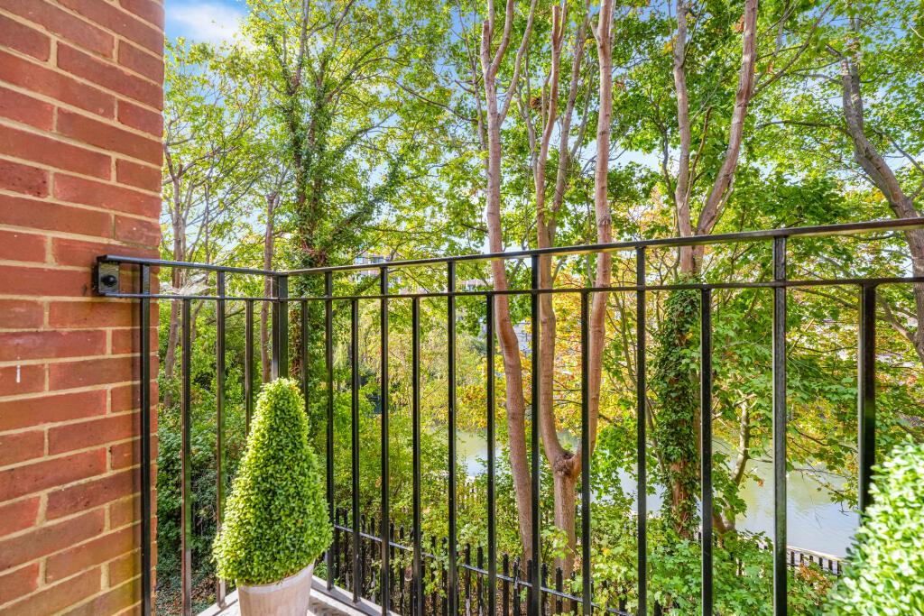 Main image of property: Reachview Close, Camden, London, NW1 0TY