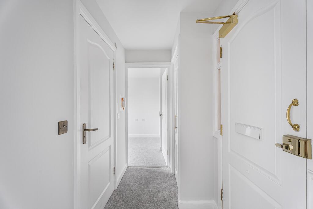 Apartment in St Albans - View 5