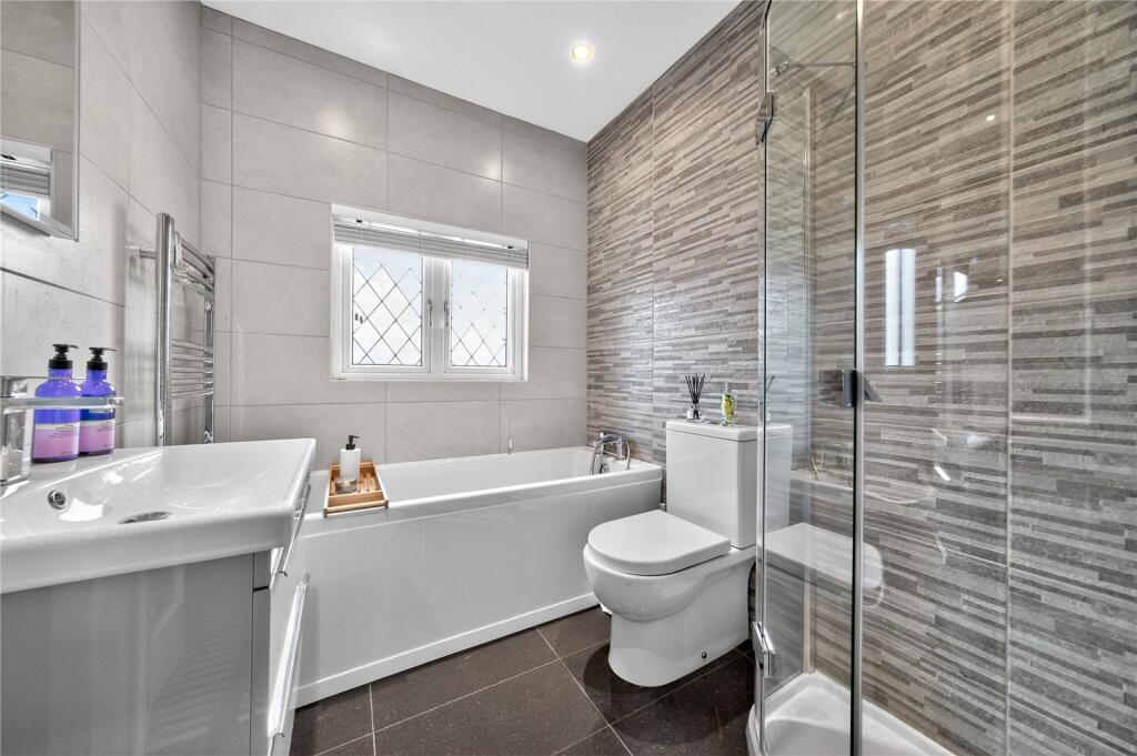 House in Enfield - View 5
