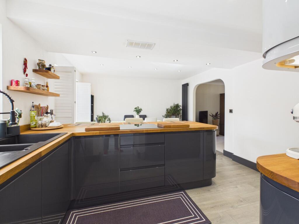 House in Towcester, West Northamptonshire - More